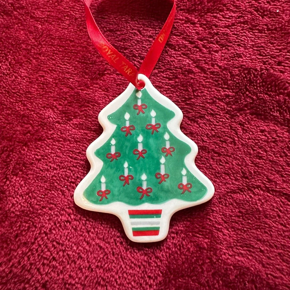 Royal Tara Ireland‎ Bone China Christmas Tree Ornament Green Candle Red Ribbon